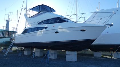 38' Carver 2005 Yacht For Sale